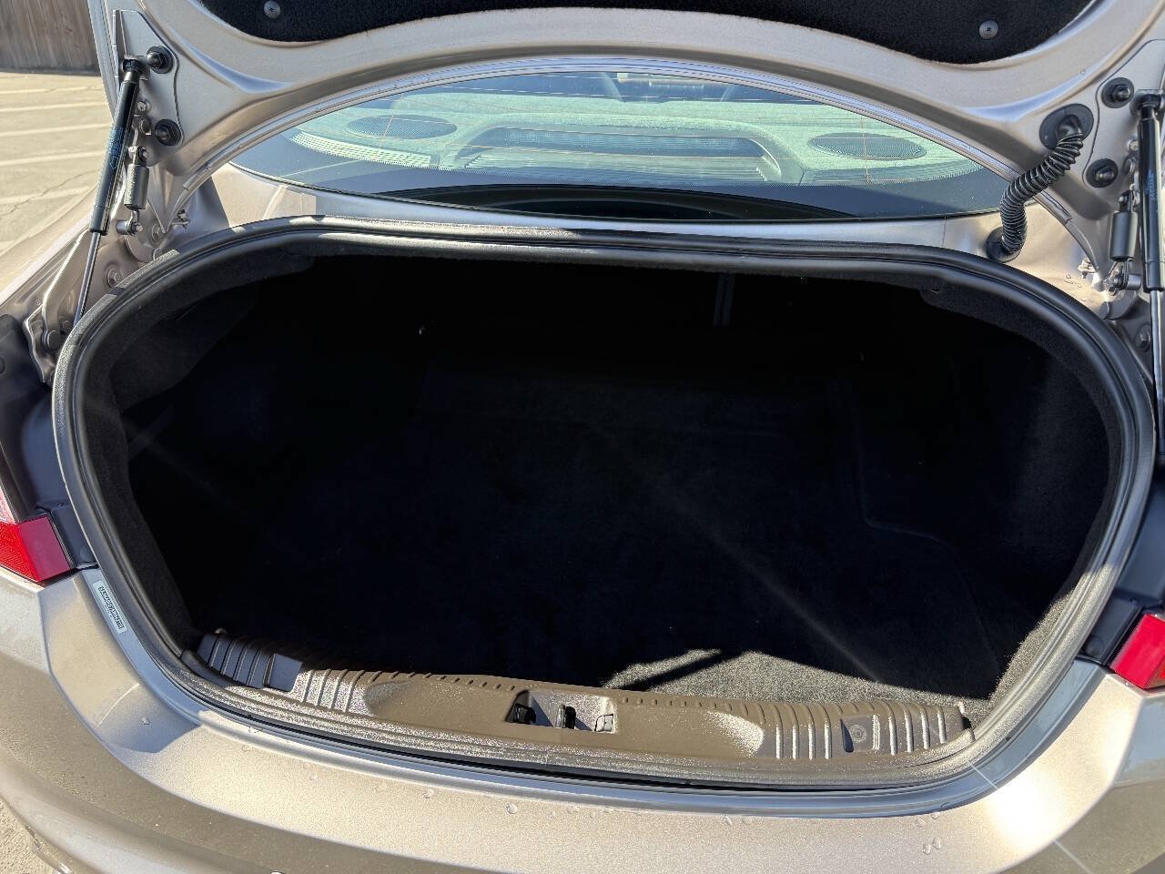 Used 2010 Jaguar XF Supercharged RWD image 16