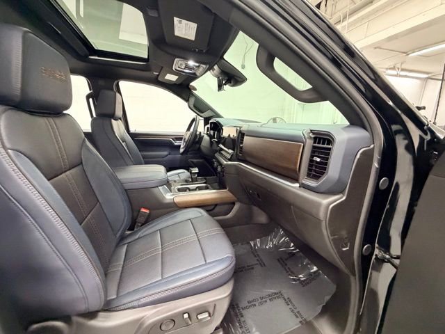 Certified 2026 Chevrolet Silverado 1500 High Country w/ Technology Package image 32