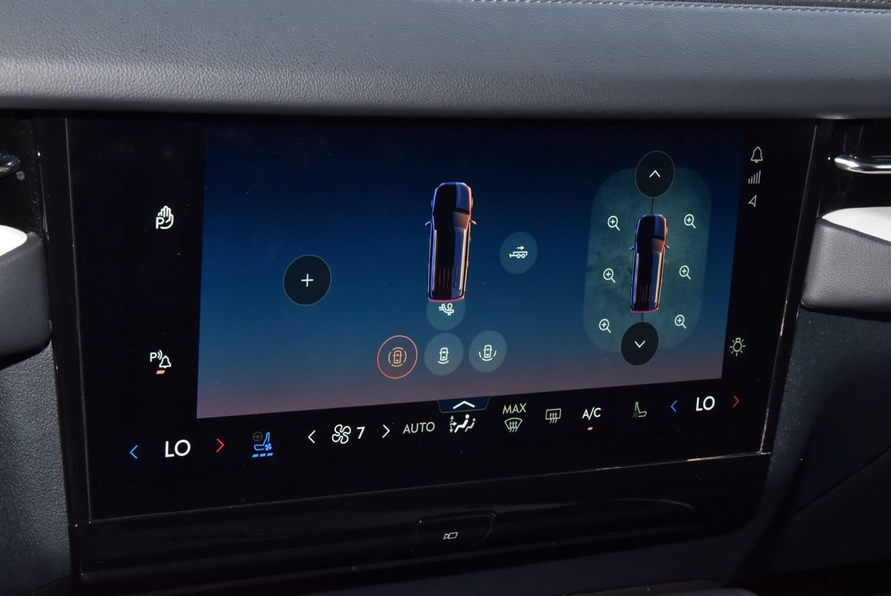Certified 2025 Lincoln Navigator Reserve AWD/4WD image 30