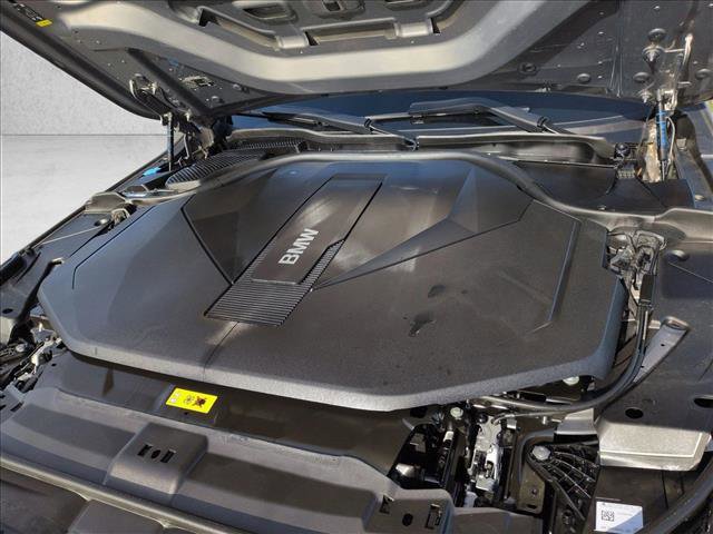 Used 2025 BMW i5 eDrive40i w/ Premium Package image 24