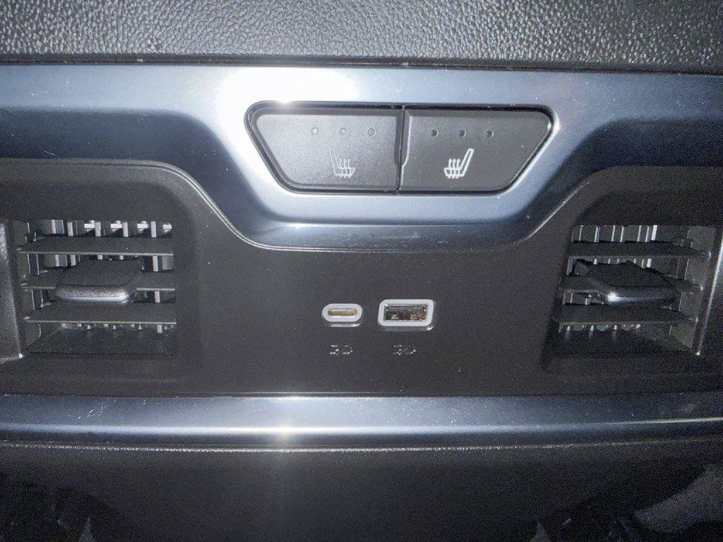 Used 2022 Chevrolet Silverado 1500 High Country w/ High Country Premium Package AWD/4WD image 26