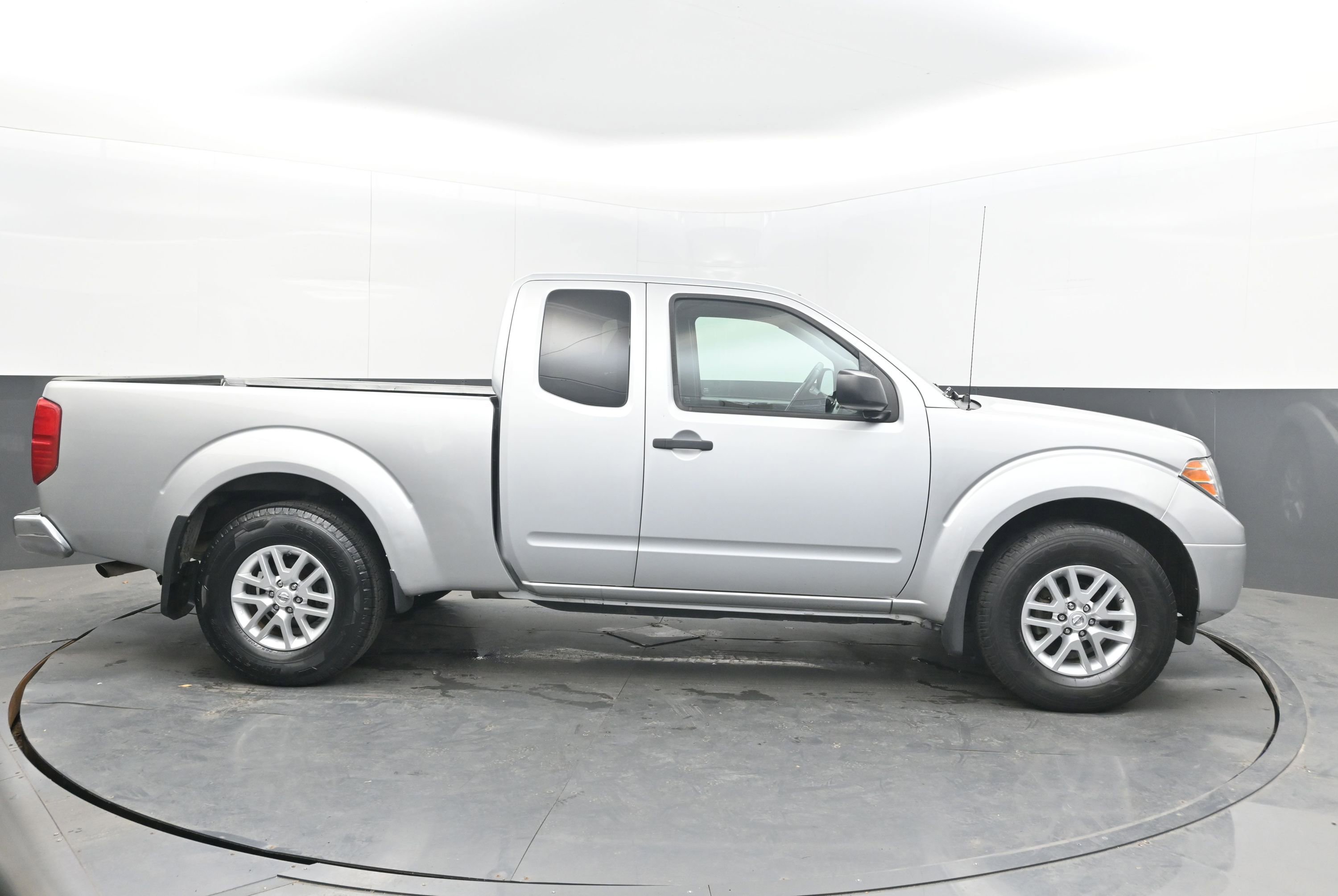 Used 2017 Nissan Frontier SV RWD image 10