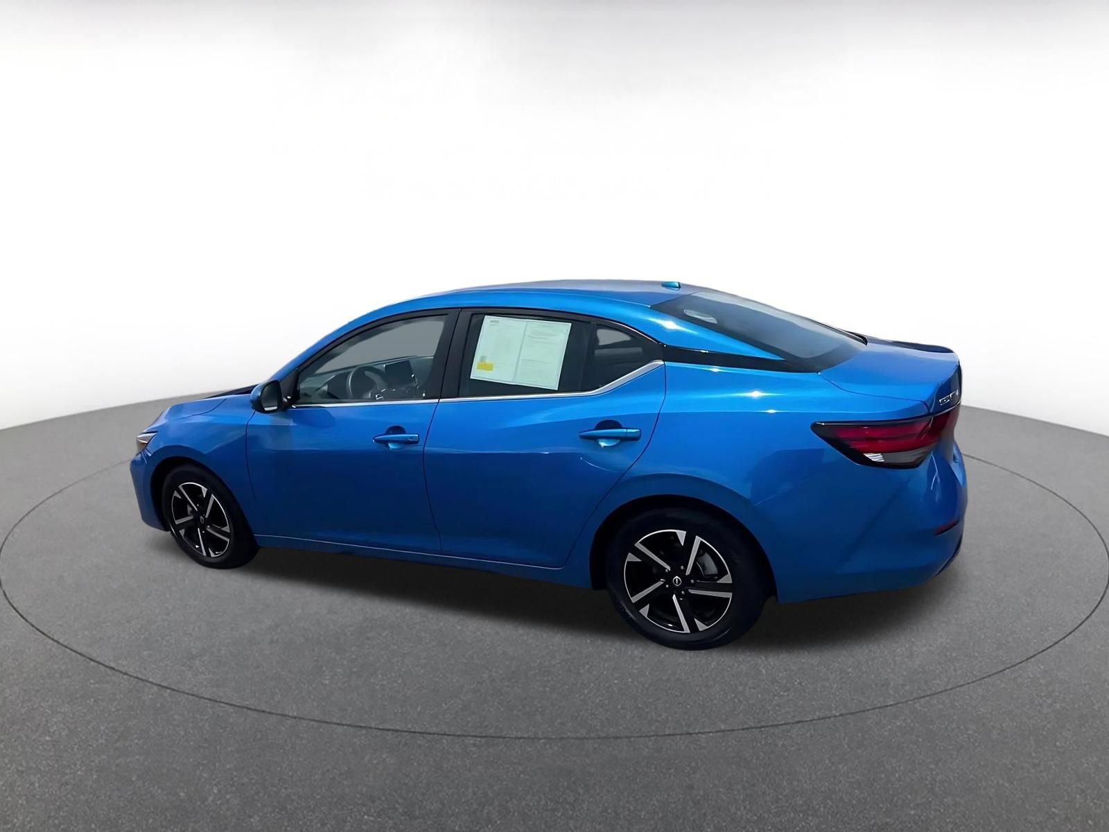 Used 2025 Nissan Sentra SV FWD image 10