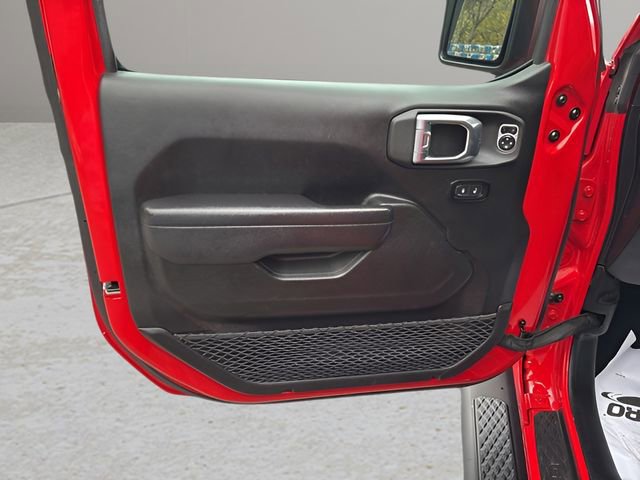 Used 2024 Jeep Gladiator Mojave w/ Technology Group image 15