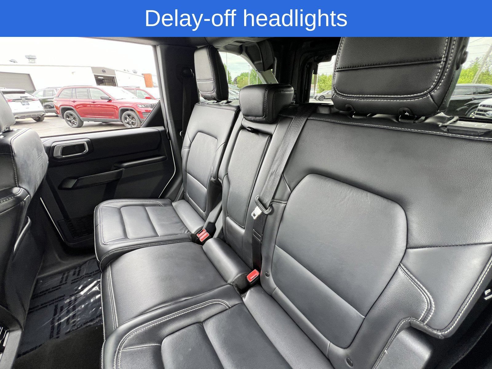 Used 2025 Ford Bronco Outer Banks AWD/4WD image 31