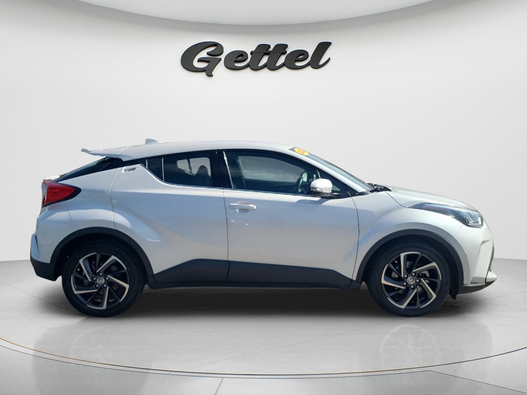 Used 2022 Toyota C-HR Limited FWD image 4