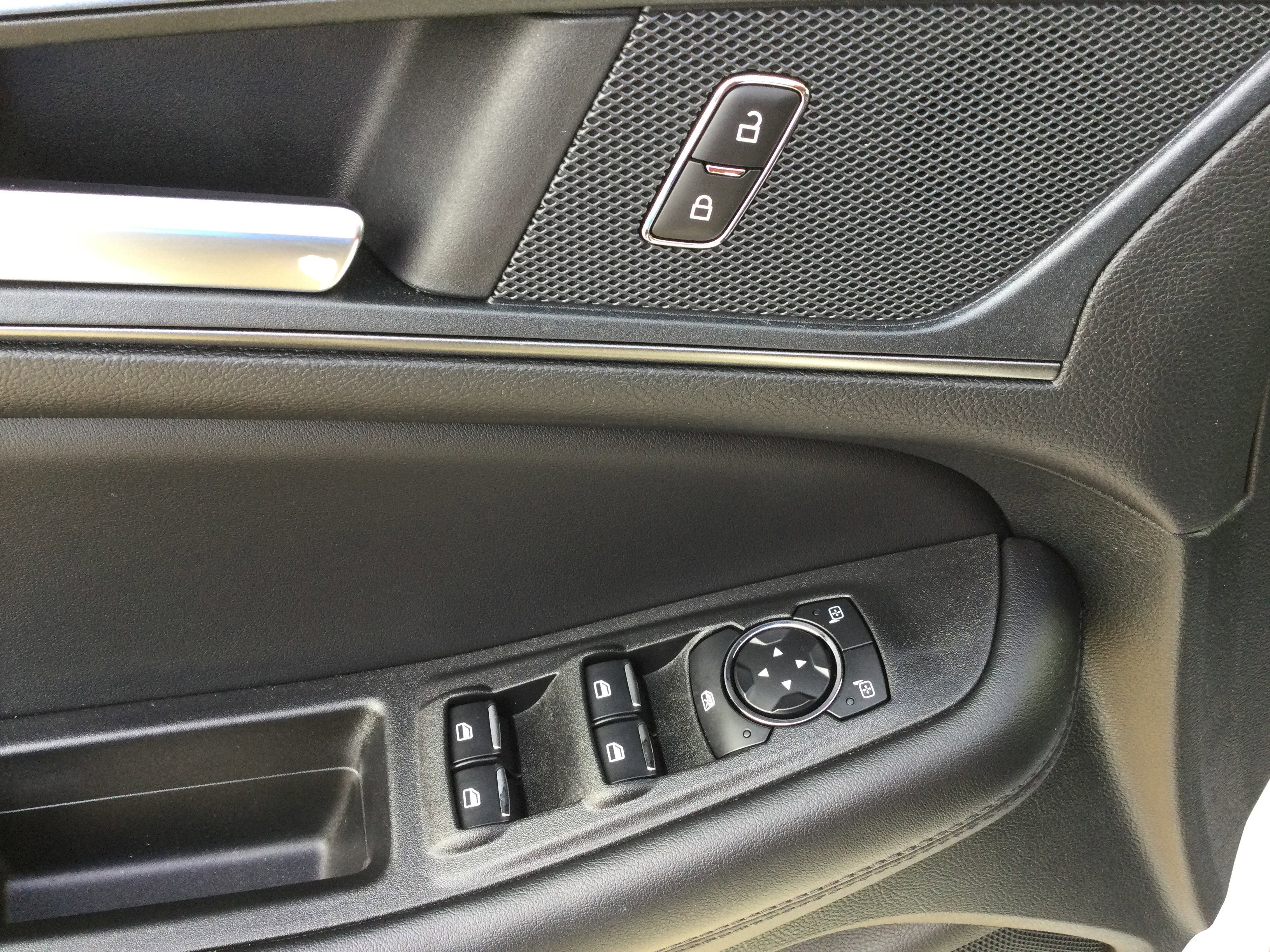 New 2024 Ford Edge SE w/ Black Appearance Package image 8