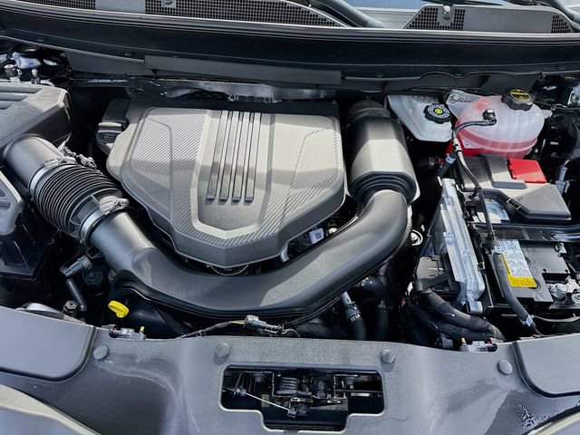 Used 2025 Chevrolet Traverse LT FWD image 29