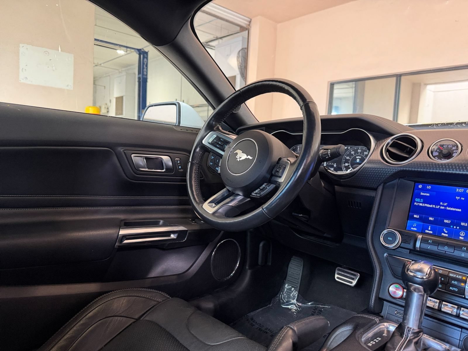 Used 2022 Ford Mustang GT Premium w/ GT Performance Package RWD image 28