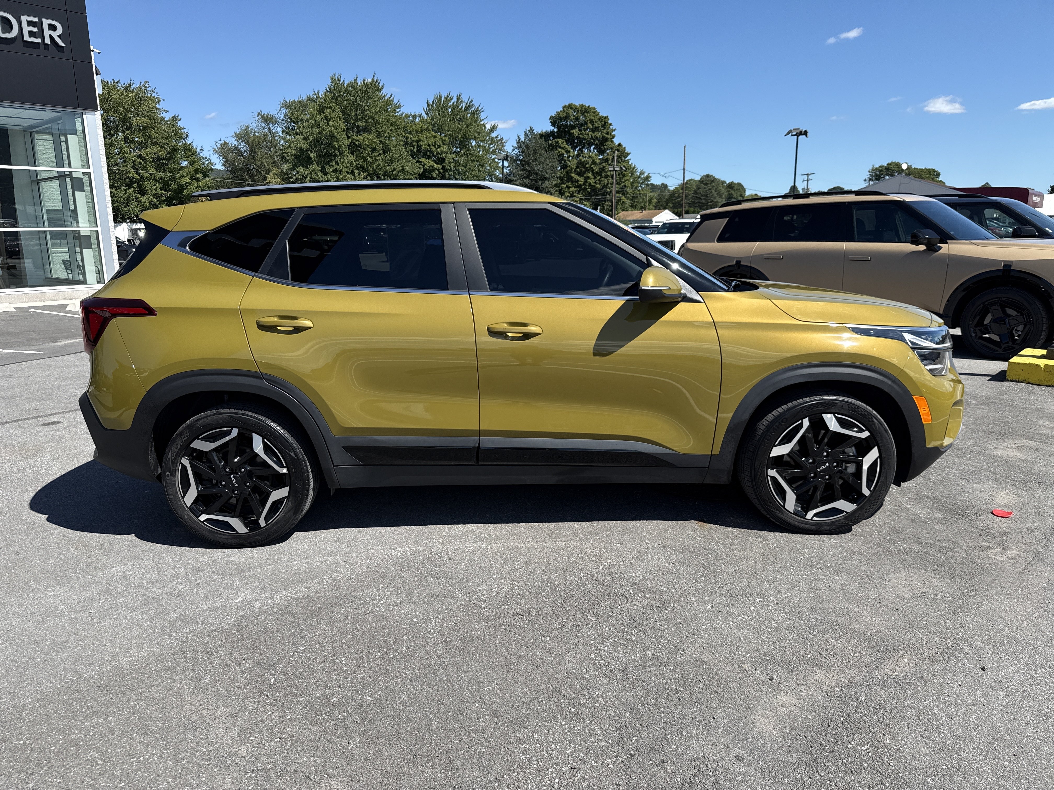 Certified 2024 Kia Seltos SX w/ SX Sunroof Package AWD/4WD video 2