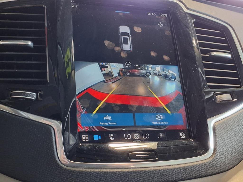 Used 2023 Volvo XC90 B6 Plus image 23