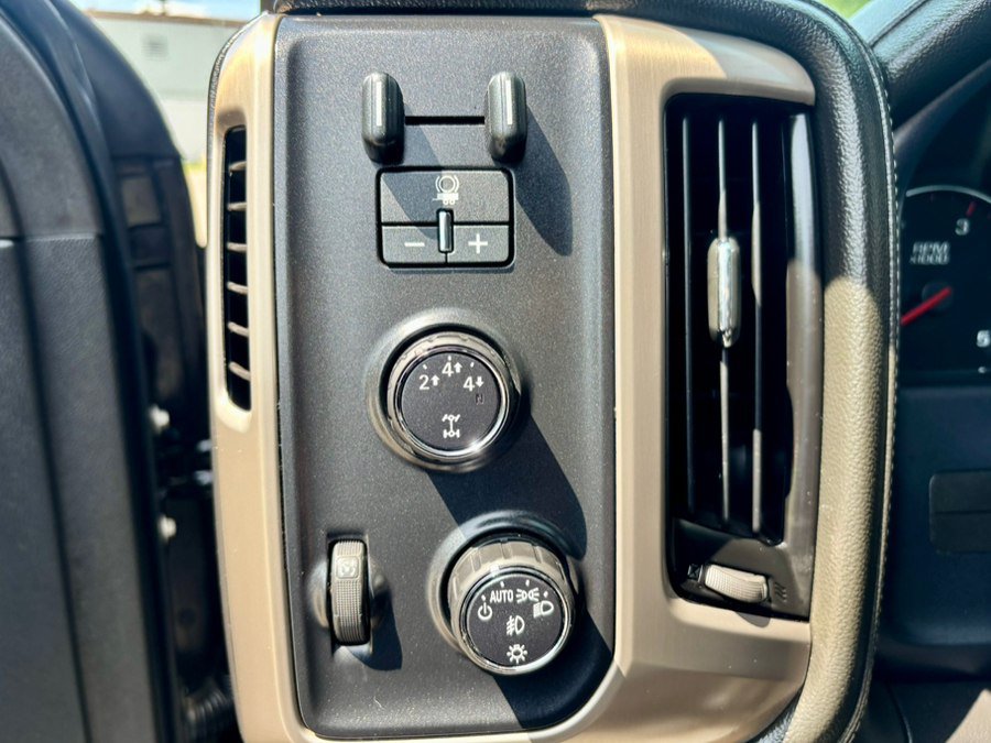 Used 2015 GMC Sierra 3500 Denali w/ Duramax Plus Package AWD/4WD image 25