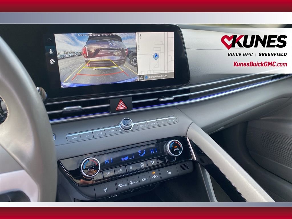 Used 2025 Hyundai Elantra SEL image 28