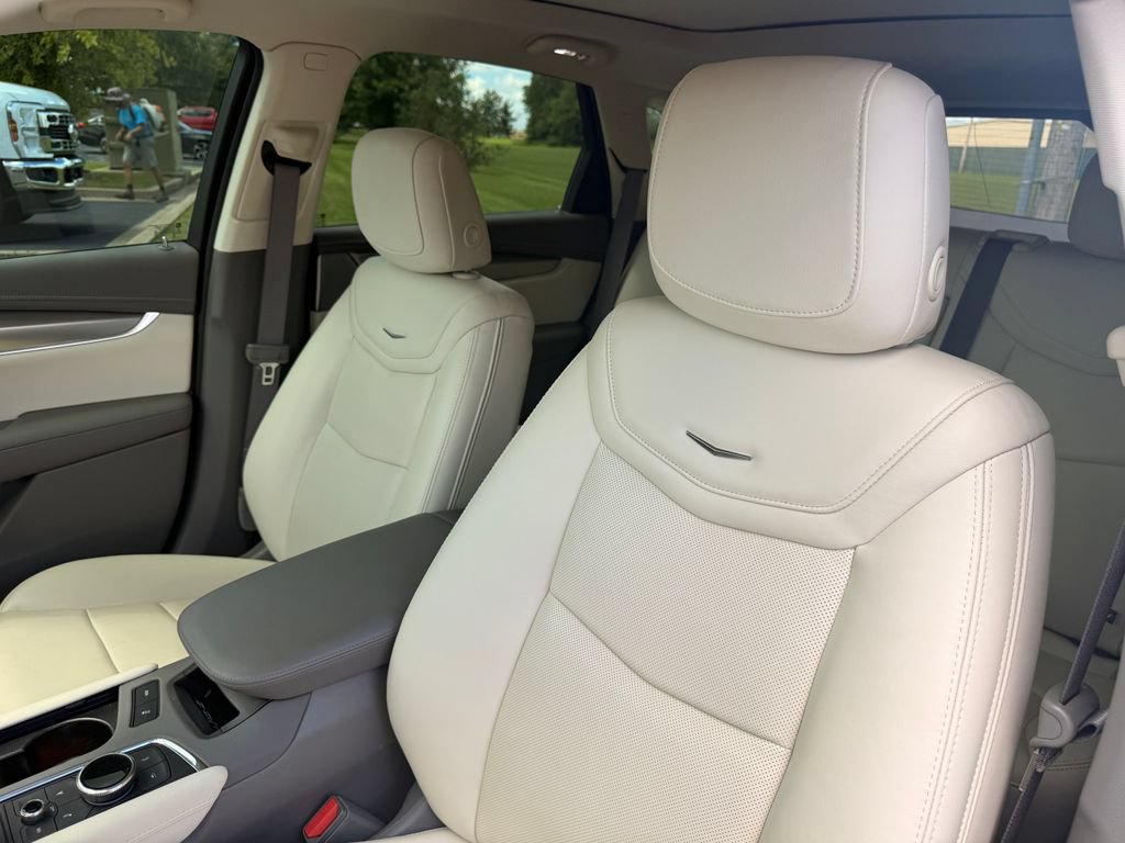 Certified 2026 Cadillac XT5 Premium Luxury FWD image 16