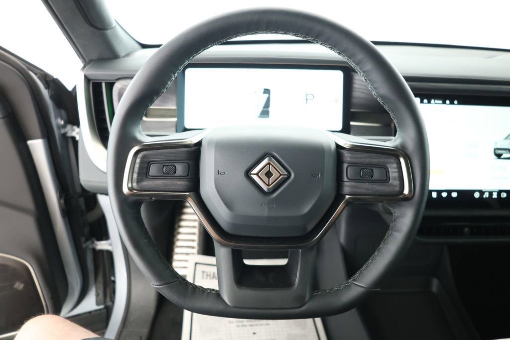 Used 2023 Rivian R1S Adventure image 12