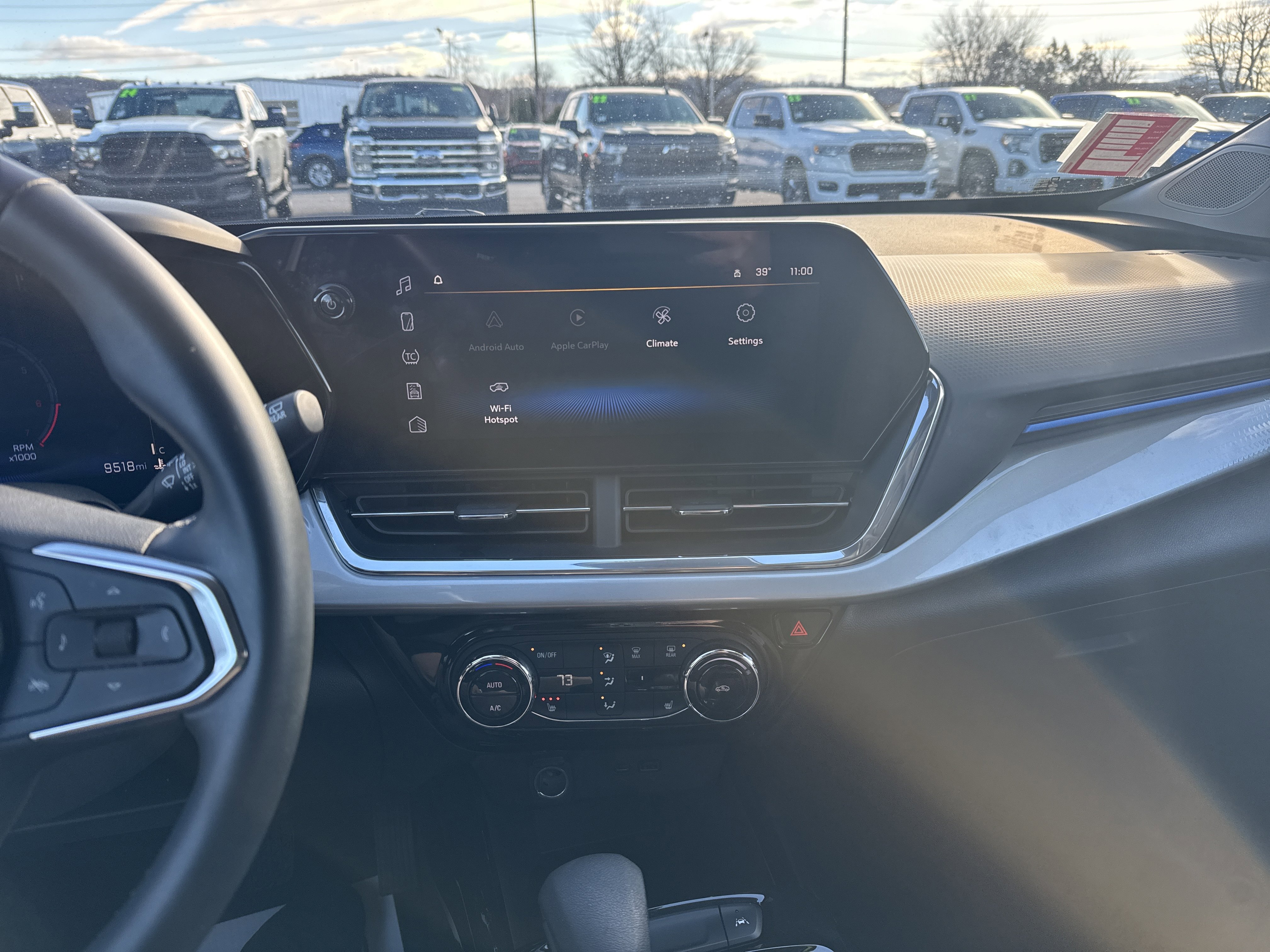 Used 2025 Chevrolet Trax LT w/ LT Convenience Package image 25