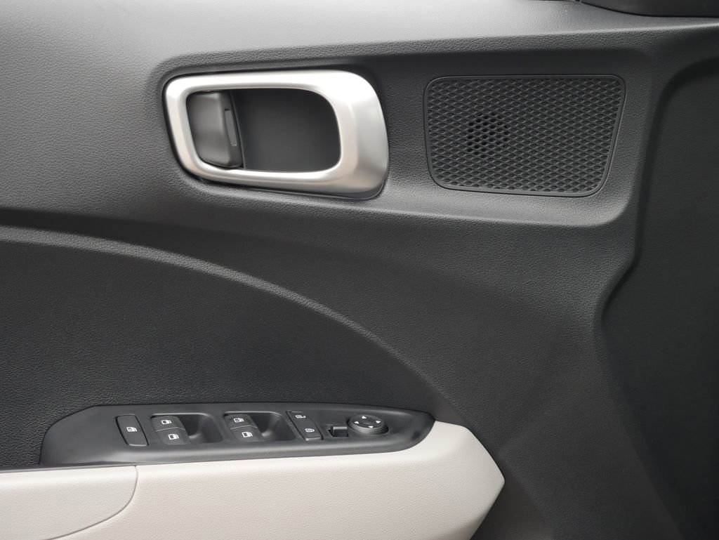 New 2026 Hyundai Venue SEL FWD image 29