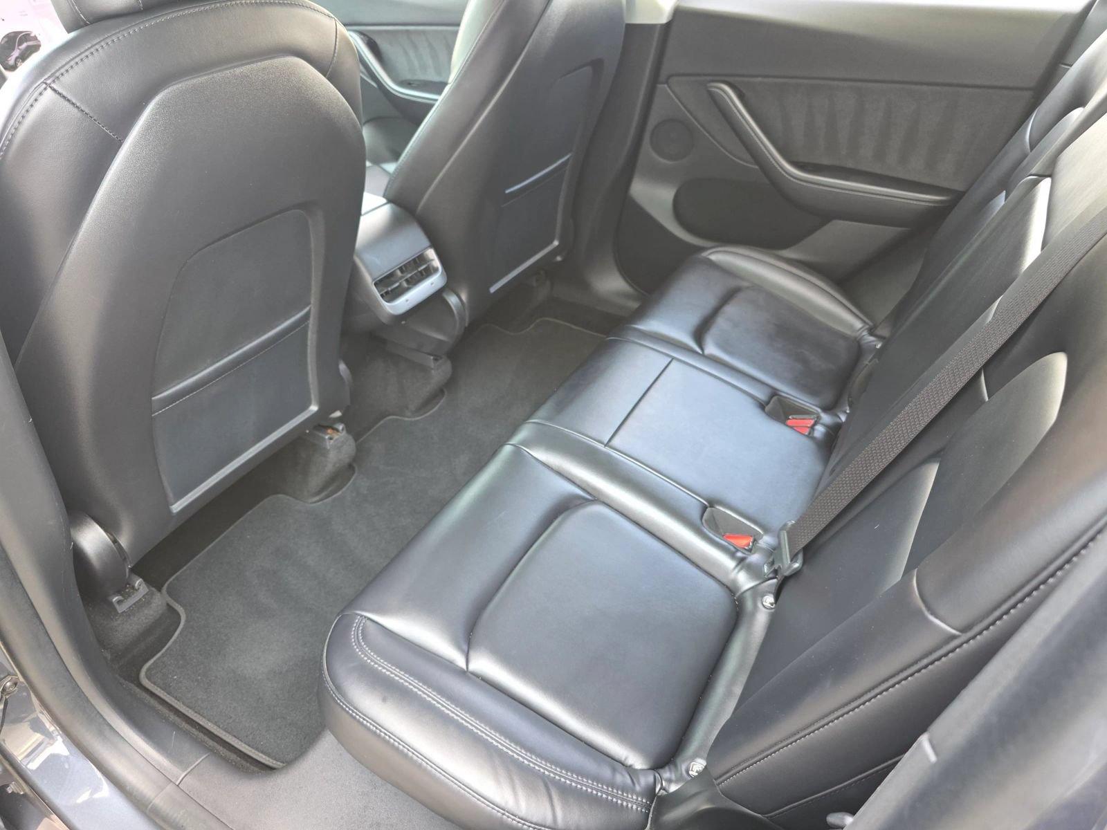 Used 2021 Tesla Model Y Long Range AWD/4WD image 32