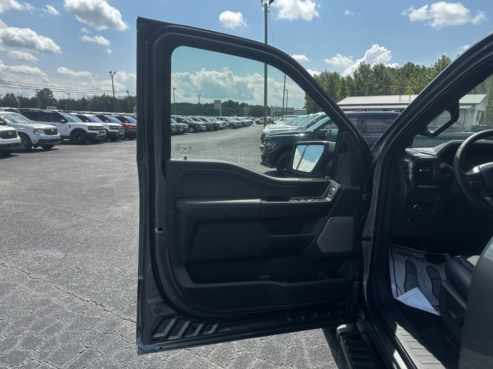 New 2025 Ford F150 Lariat w/ Equipment Group 501A Mid image 16