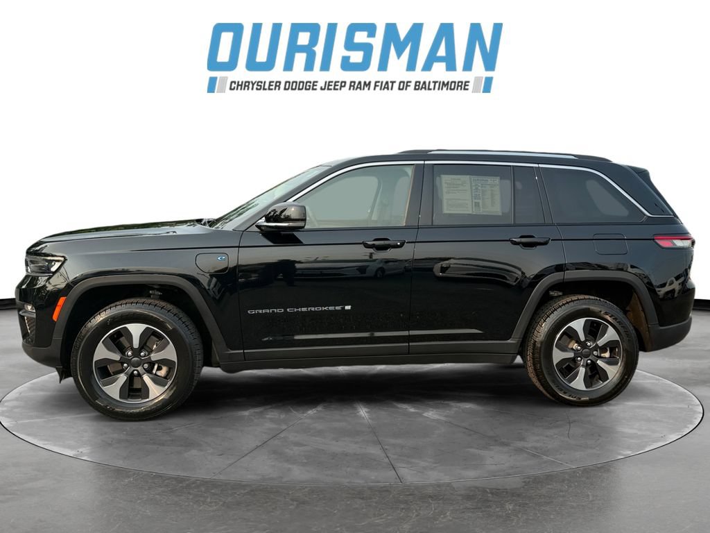 Used 2023 Jeep Grand Cherokee 4WD 4xe image 3