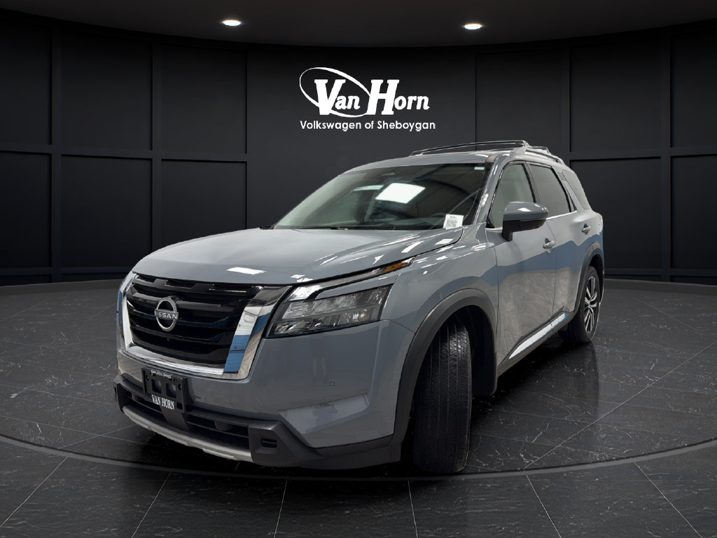 Used 2025 Nissan Pathfinder Platinum w/ Cargo Package AWD/4WD image 3