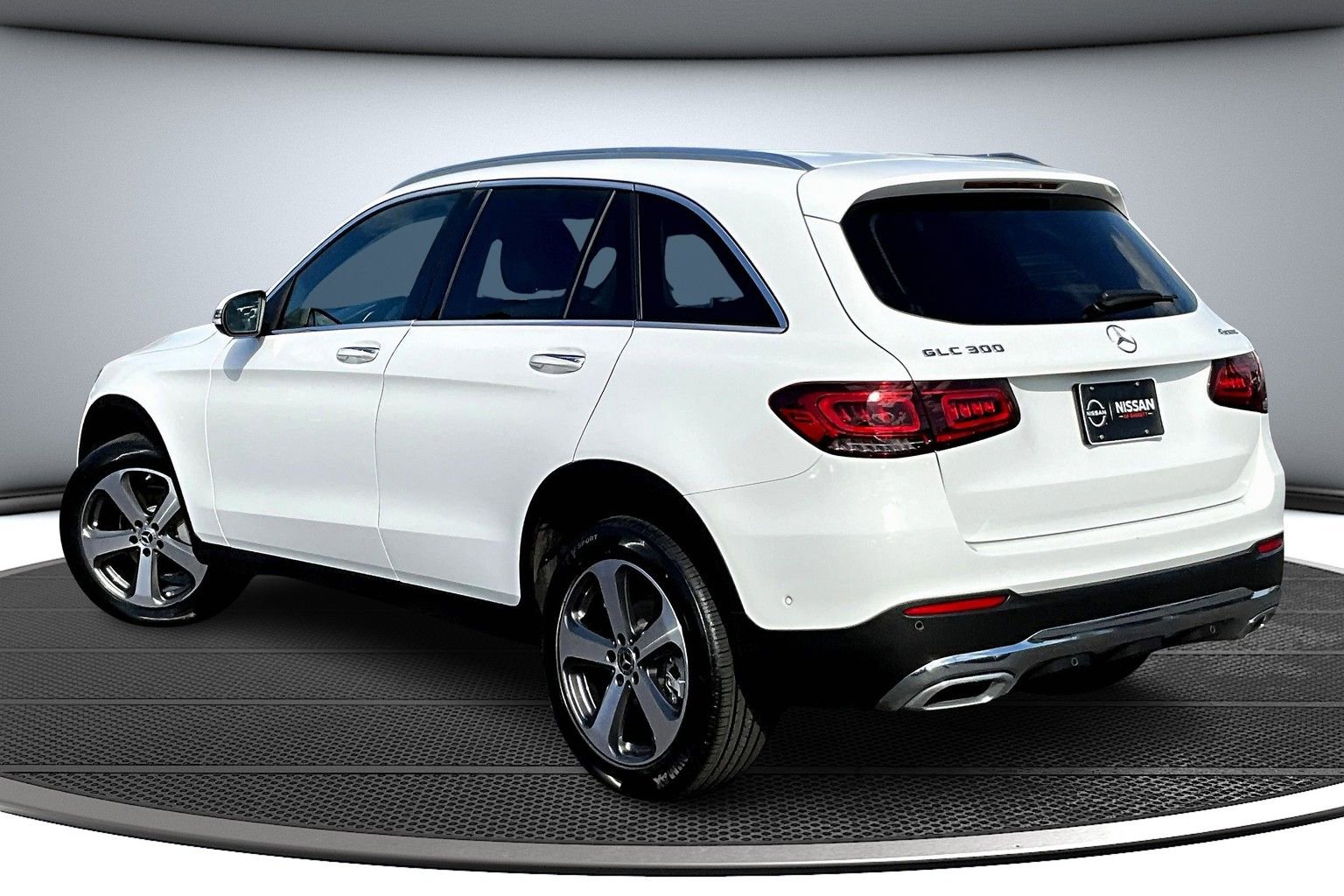 Used 2022 Mercedes-Benz GLC 300 4MATIC image 4