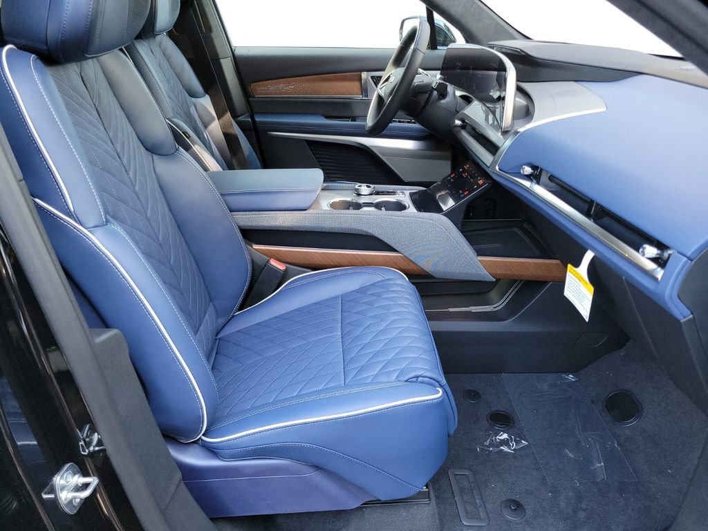 New 2026 Cadillac Vistiq Premium Luxury w/ LPO, Floor Liner Package image 11