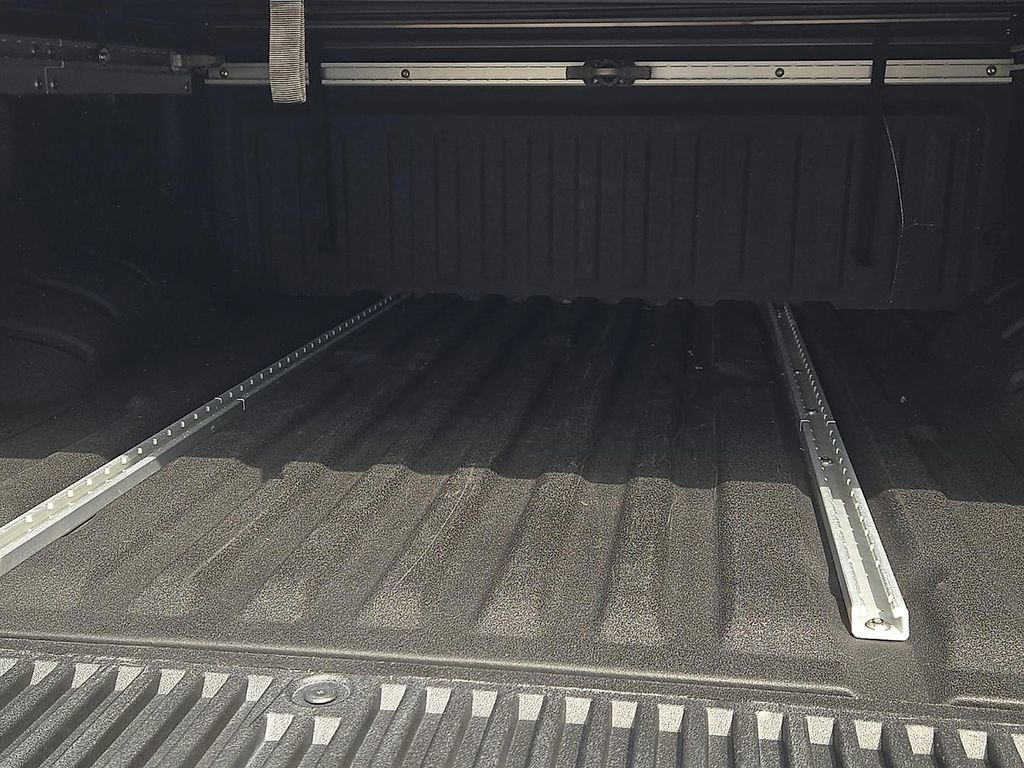 Used 2021 Nissan Titan PRO-4X w/ Pro-4x Convenience Package AWD/4WD image 9