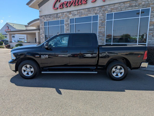 Used 2020 RAM 1500 Classic SLT w/ Luxury Group AWD/4WD image 2