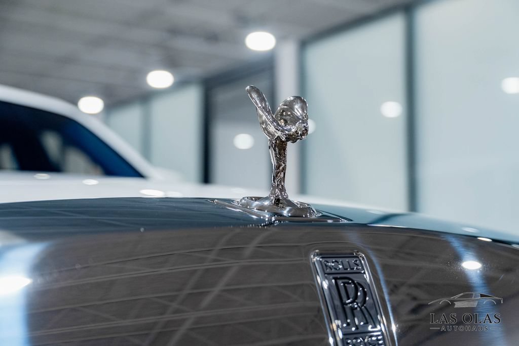 Used 2024 Rolls-Royce Phantom Sedan RWD image 14