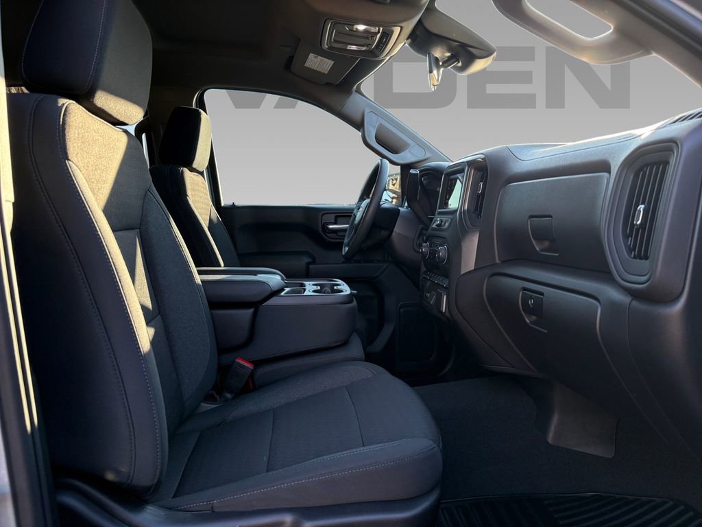 Used 2025 Chevrolet Silverado 1500 Custom image 6