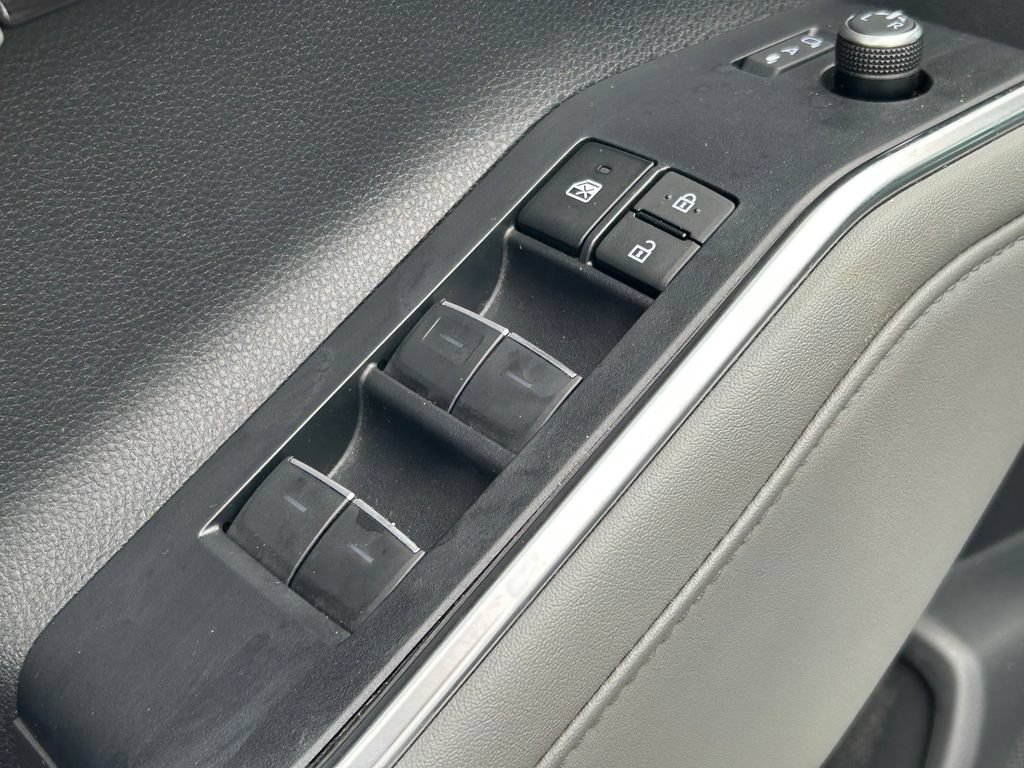 Used 2023 Toyota Highlander Platinum FWD image 26