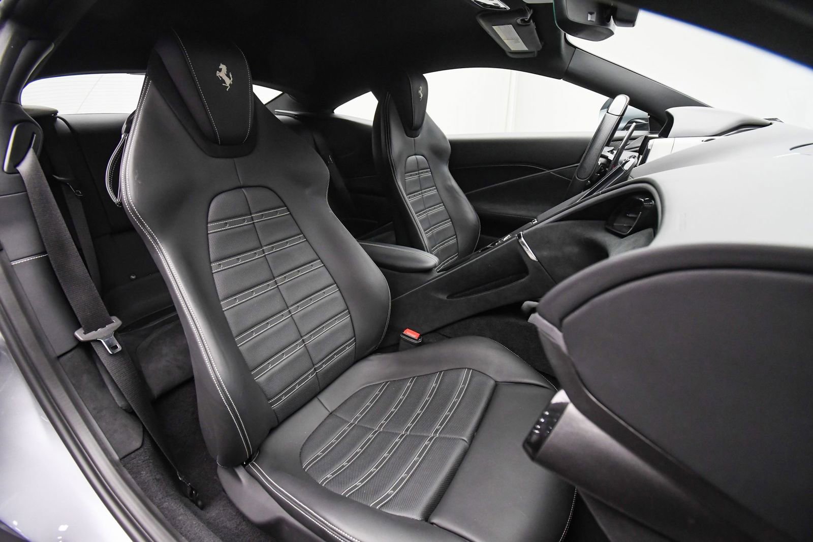 Certified 2023 Ferrari Roma image 17