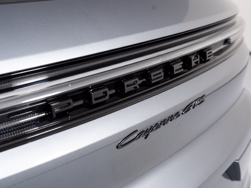 New 2026 Porsche Cayenne GTS AWD/4WD image 37