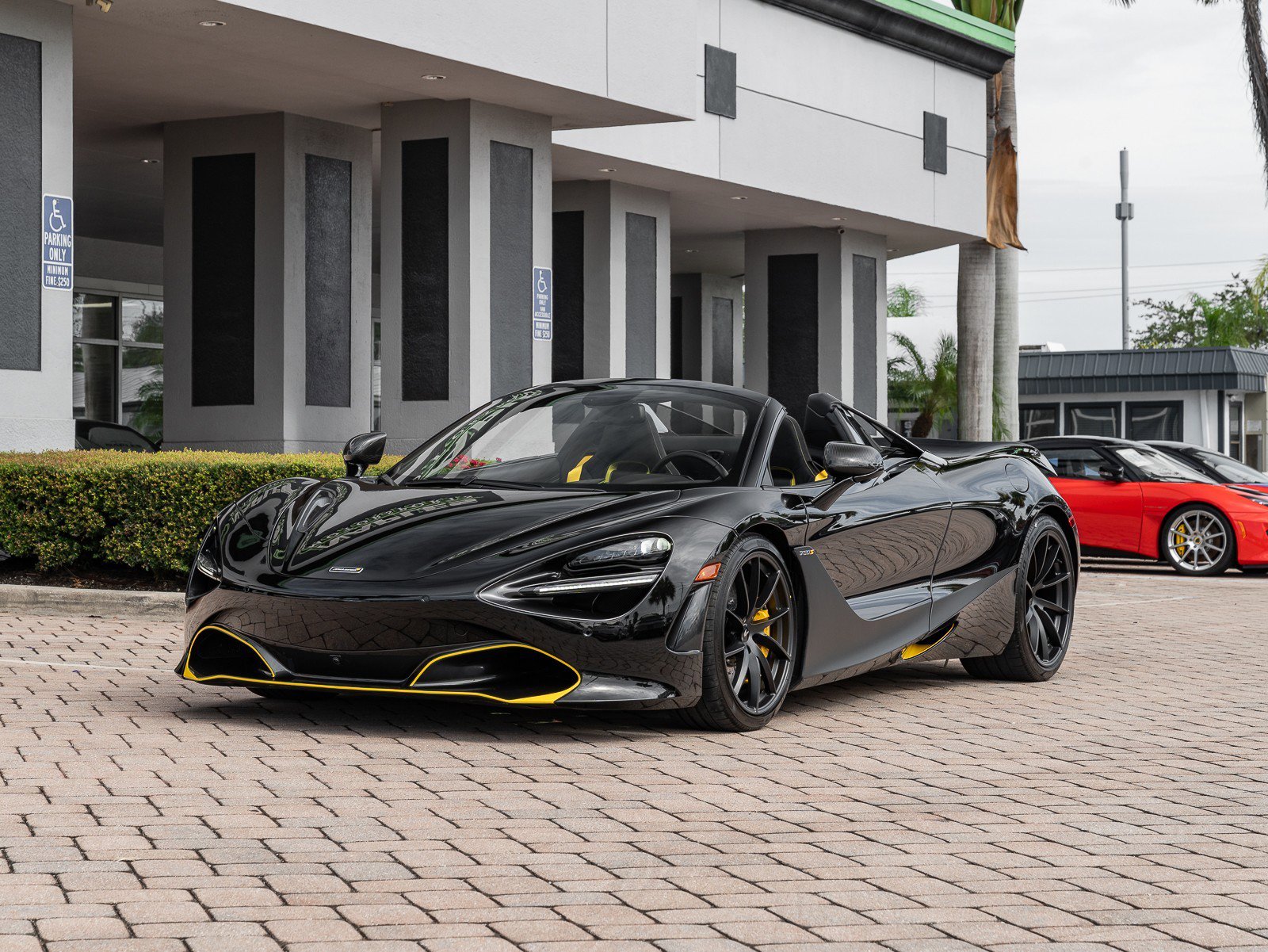 Used 2022 McLaren 720S Spider image 33