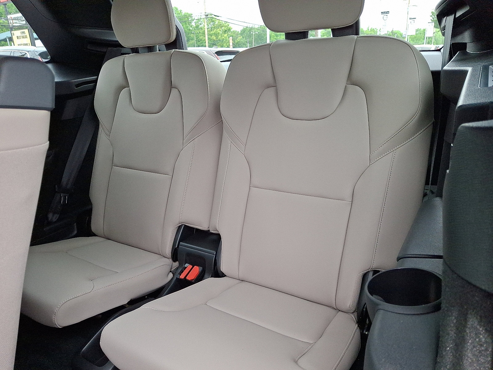 New 2026 Volvo XC90 B6 Plus w/ Protection Package Premier image 6