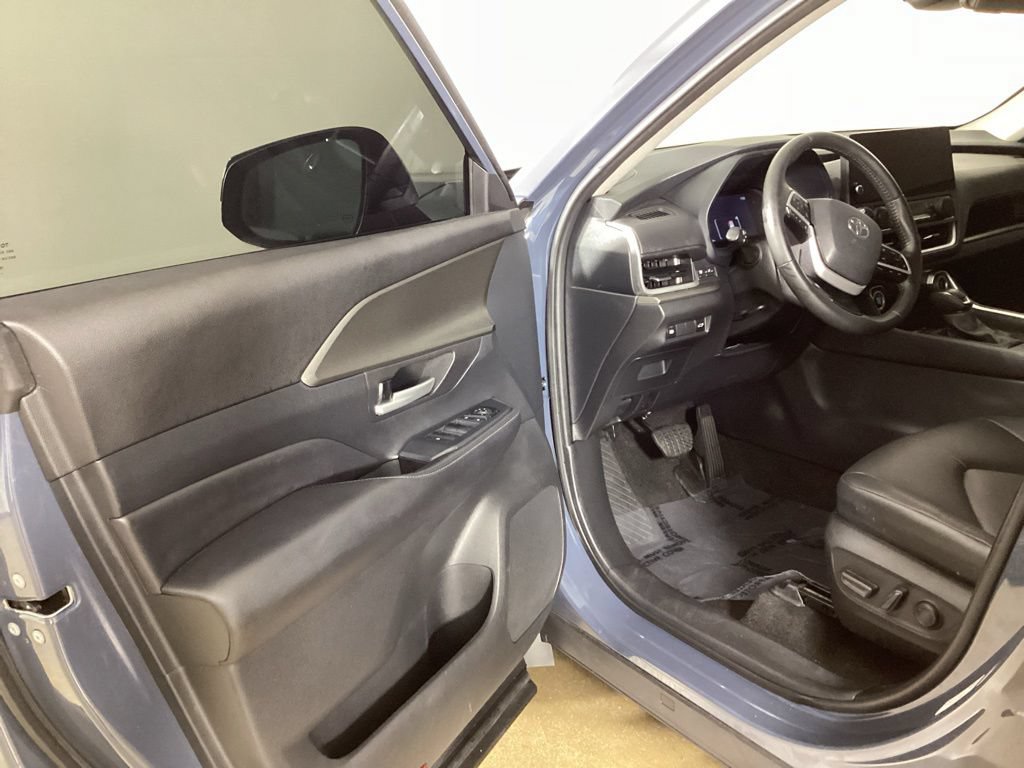 Used 2024 Toyota Grand Highlander AWD image 8