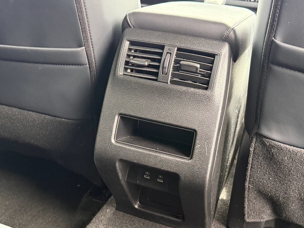 Used 2025 Mitsubishi Outlander SE AWD/4WD image 21