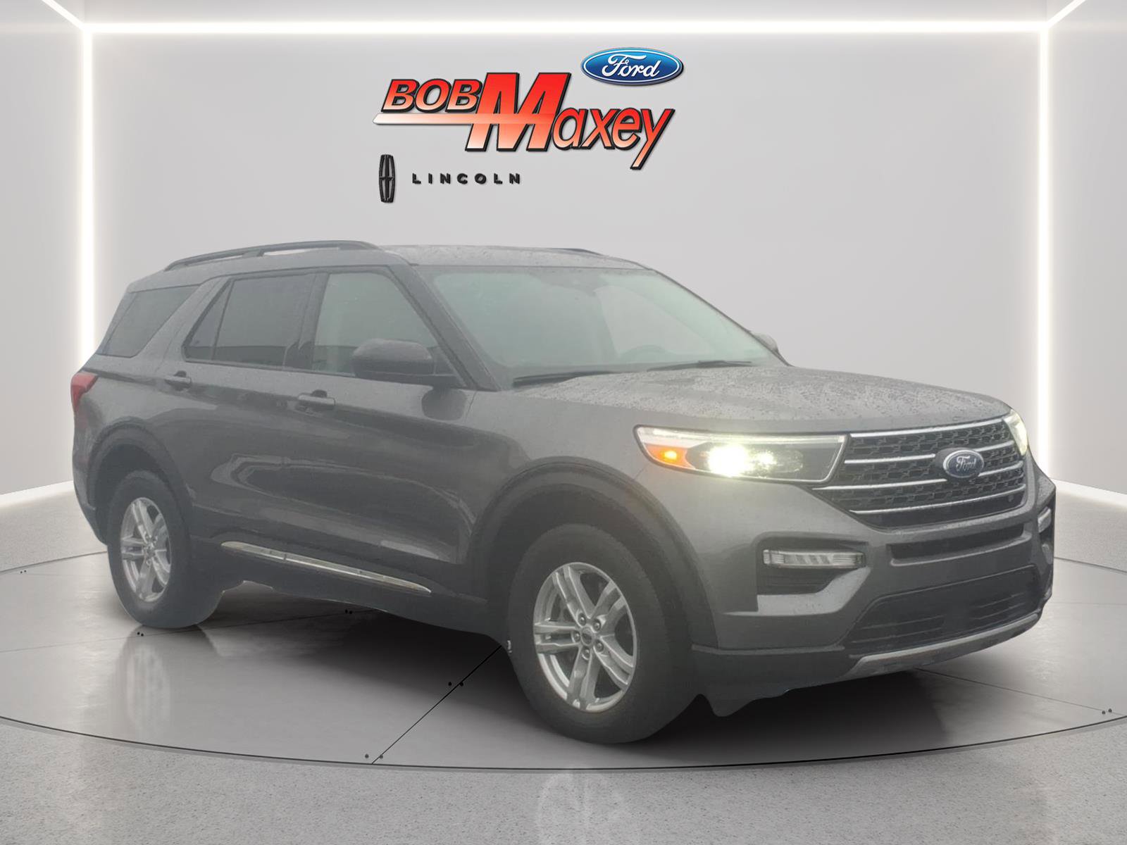 Certified 2022 Ford Explorer XLT w/ Equipment Group 202A image 3