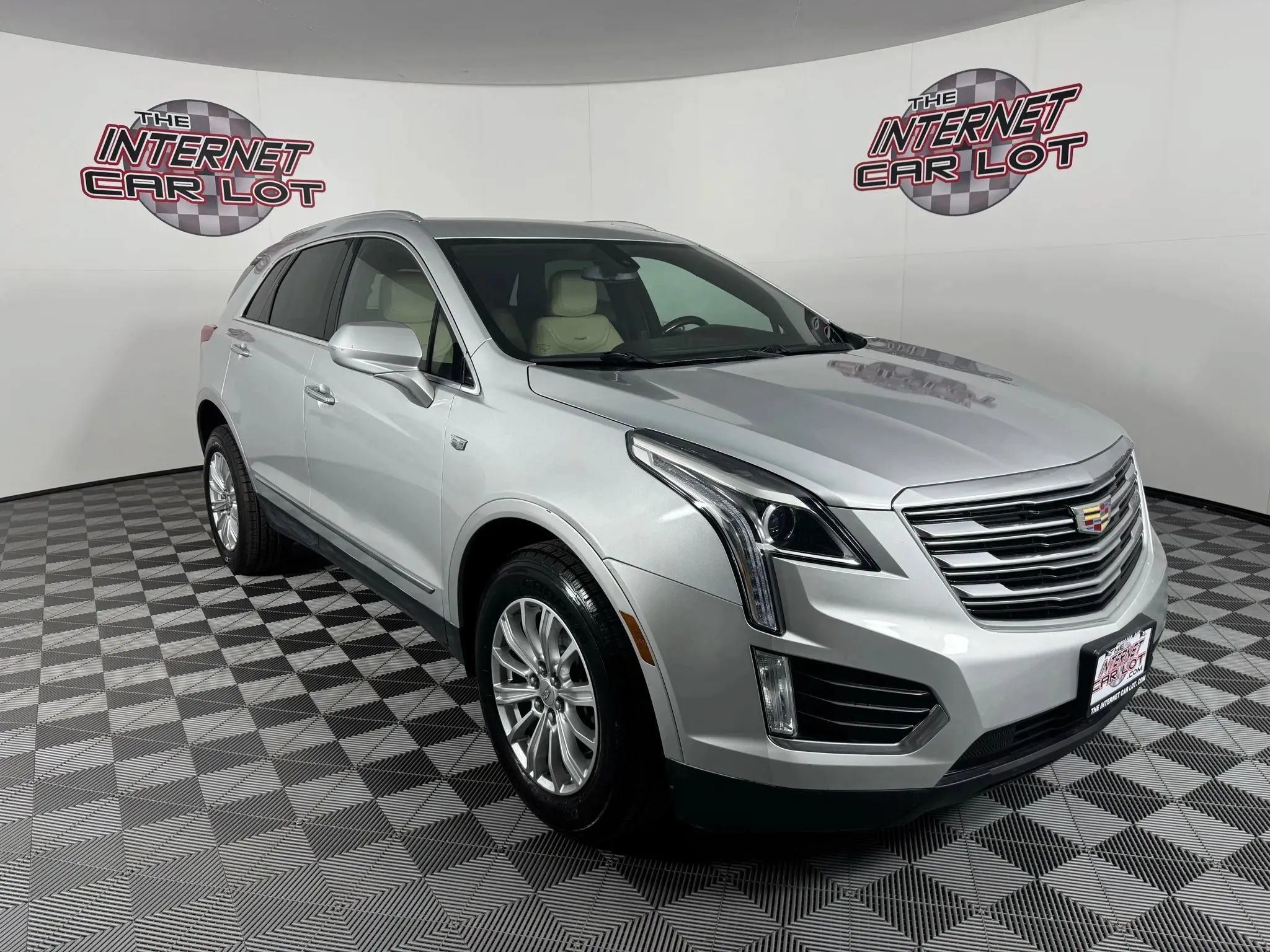 Used 2018 Cadillac XT5 AWD image 9