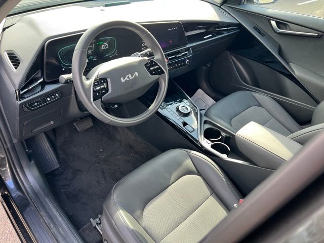 Certified 2025 Kia Niro EX image 13