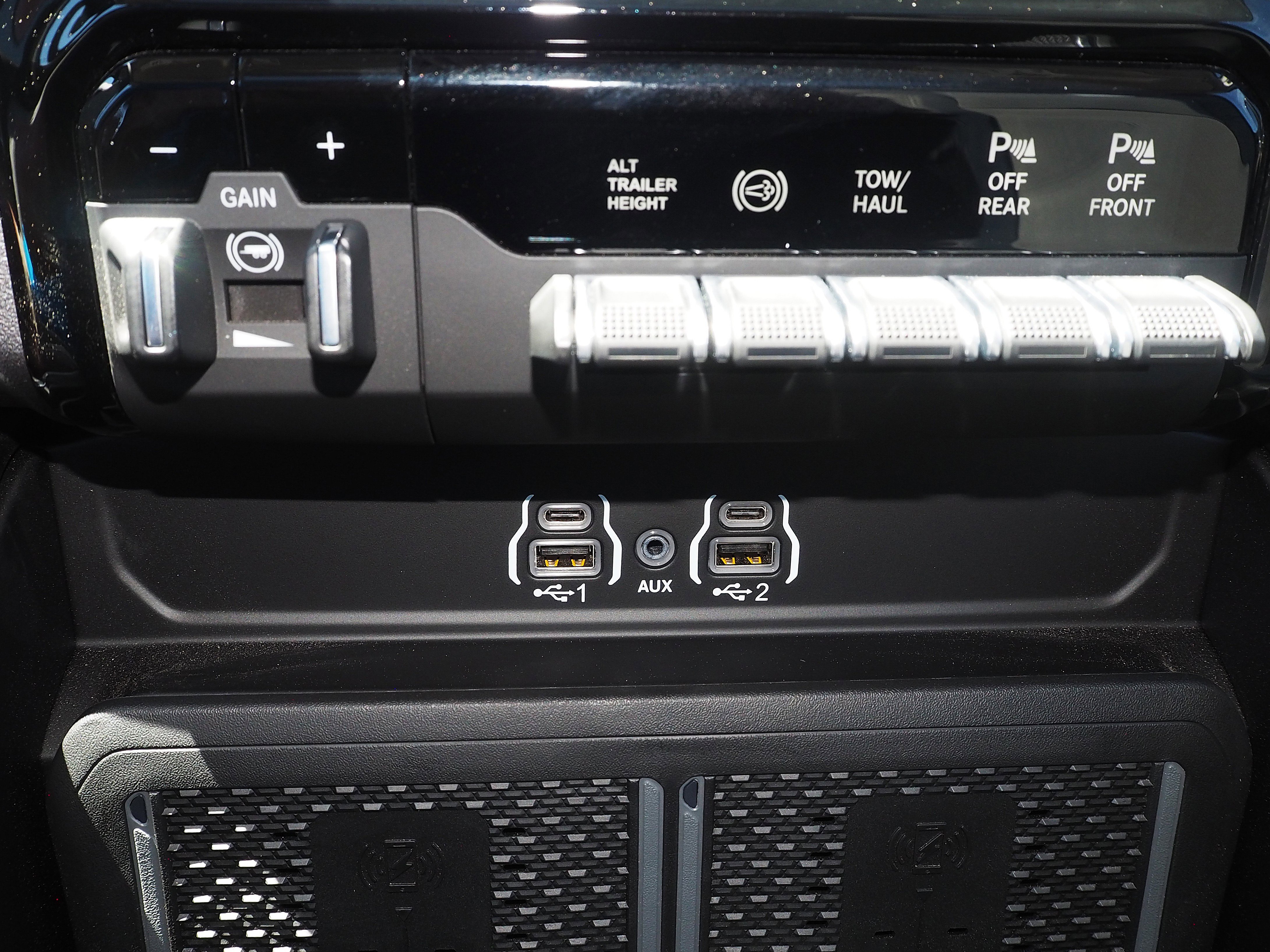 New 2025 RAM 3500 Laramie image 28