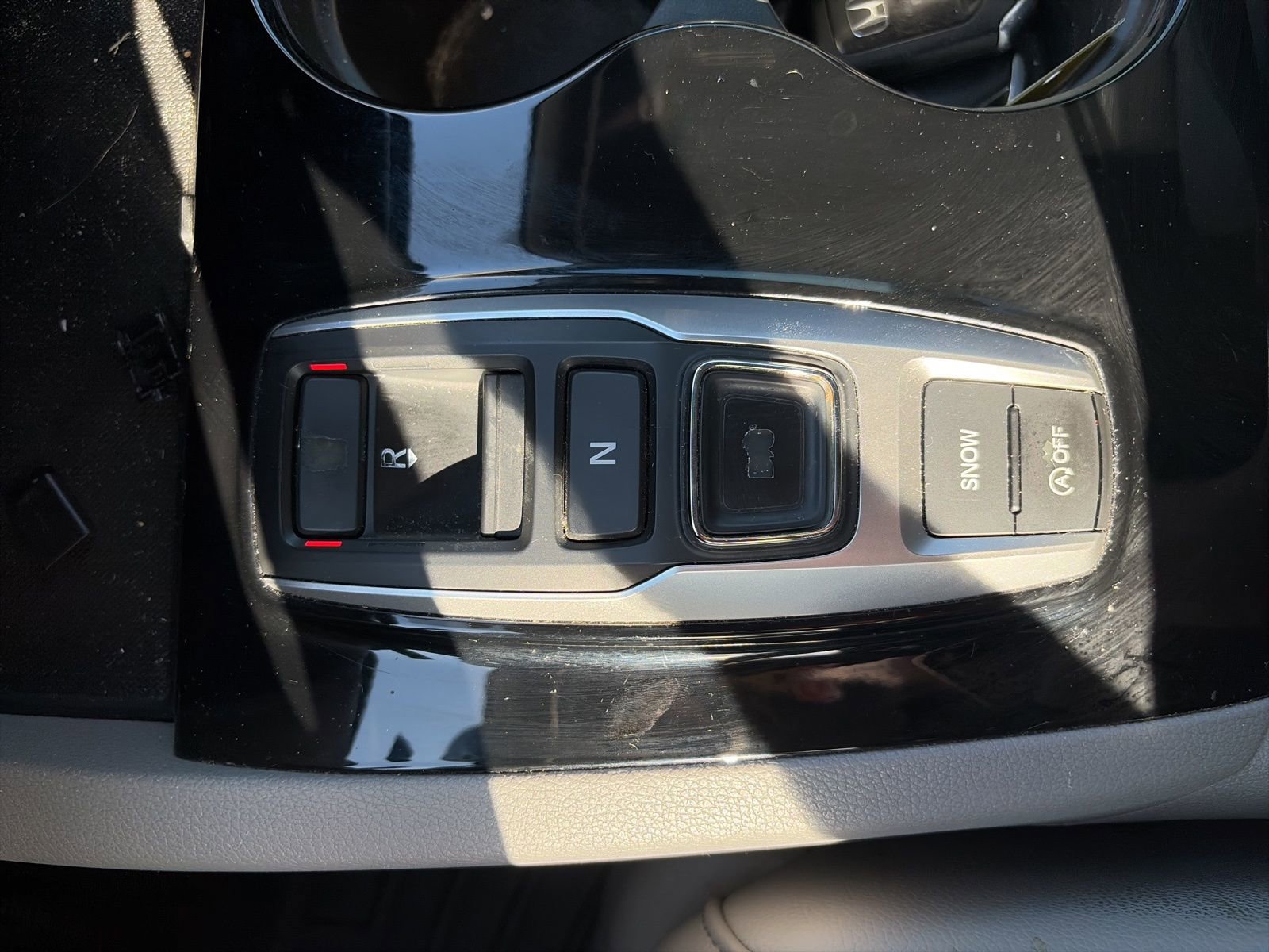 Used 2018 Honda Pilot Touring image 14