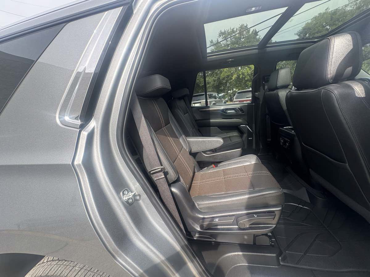 Used 2026 Chevrolet Tahoe High Country AWD/4WD image 11