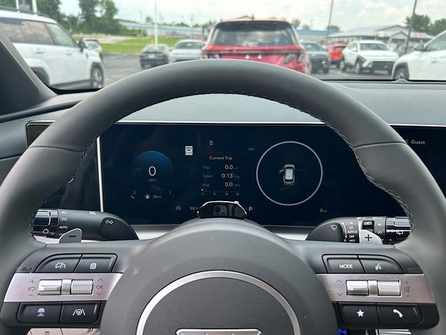 New 2025 Hyundai Tucson Limited image 16