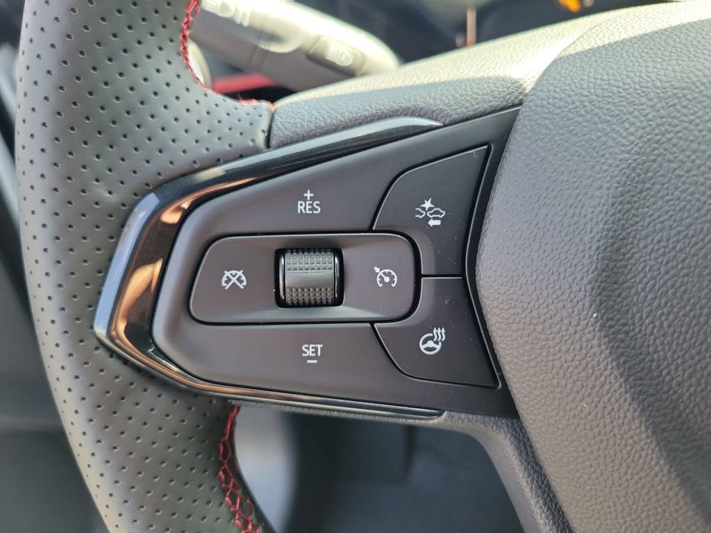 New 2026 Chevrolet Trax RS w/ Driver Confidence Package FWD image 5
