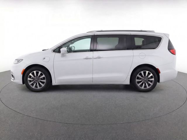 Used 2021 Chrysler Pacifica Touring-L w/ Uconnect Theater Family Group FWD image 6