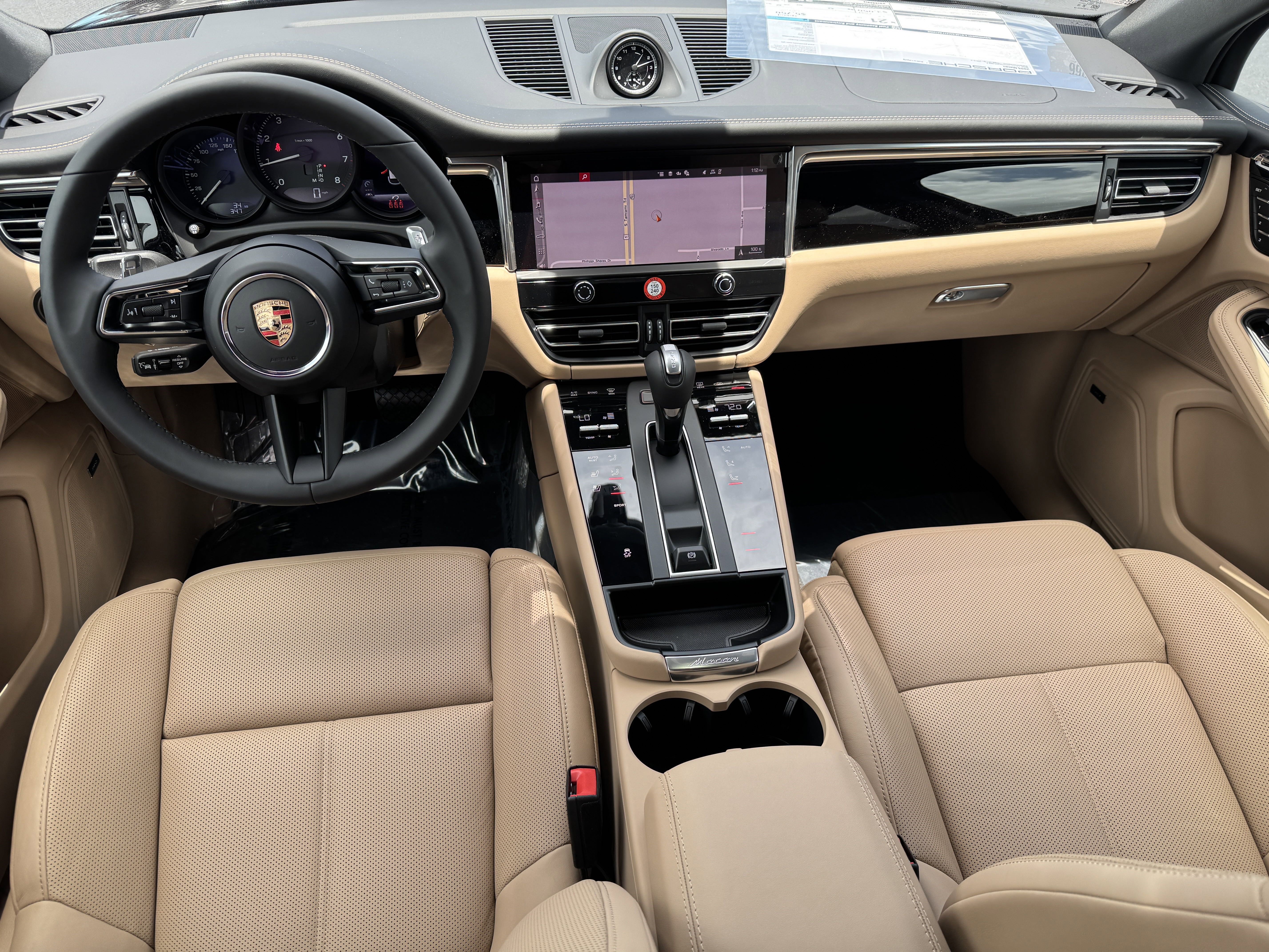 Certified 2025 Porsche Macan image 18