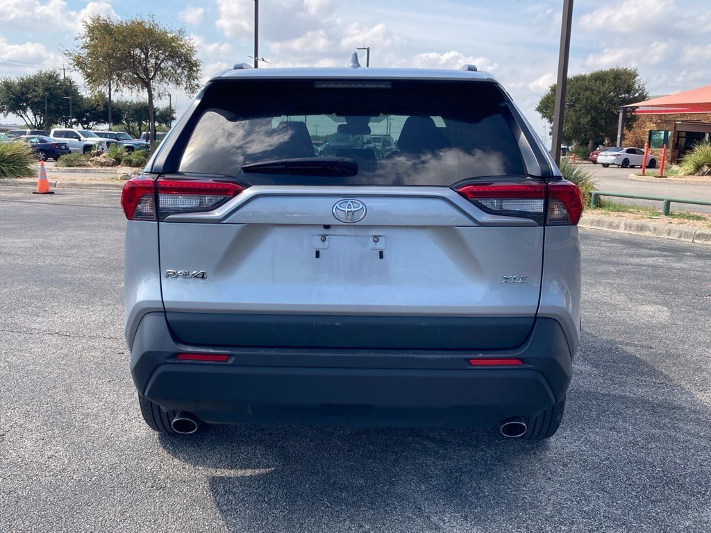 Certified 2025 Toyota RAV4 XLE FWD image 6