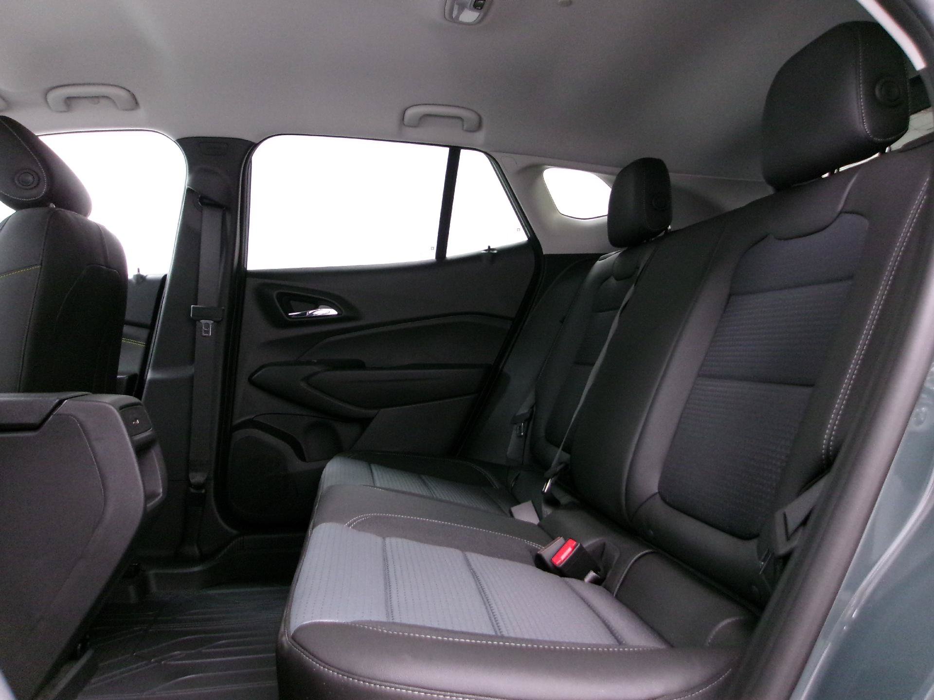 New 2026 Chevrolet Trax LT w/ Driver Confidence Package FWD image 9